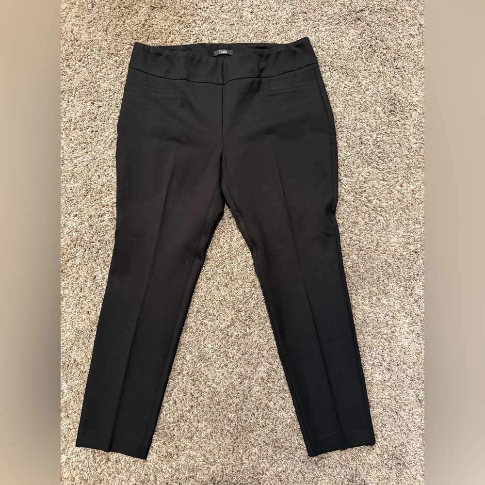 Dalia Black Straight Leg Women's Pants